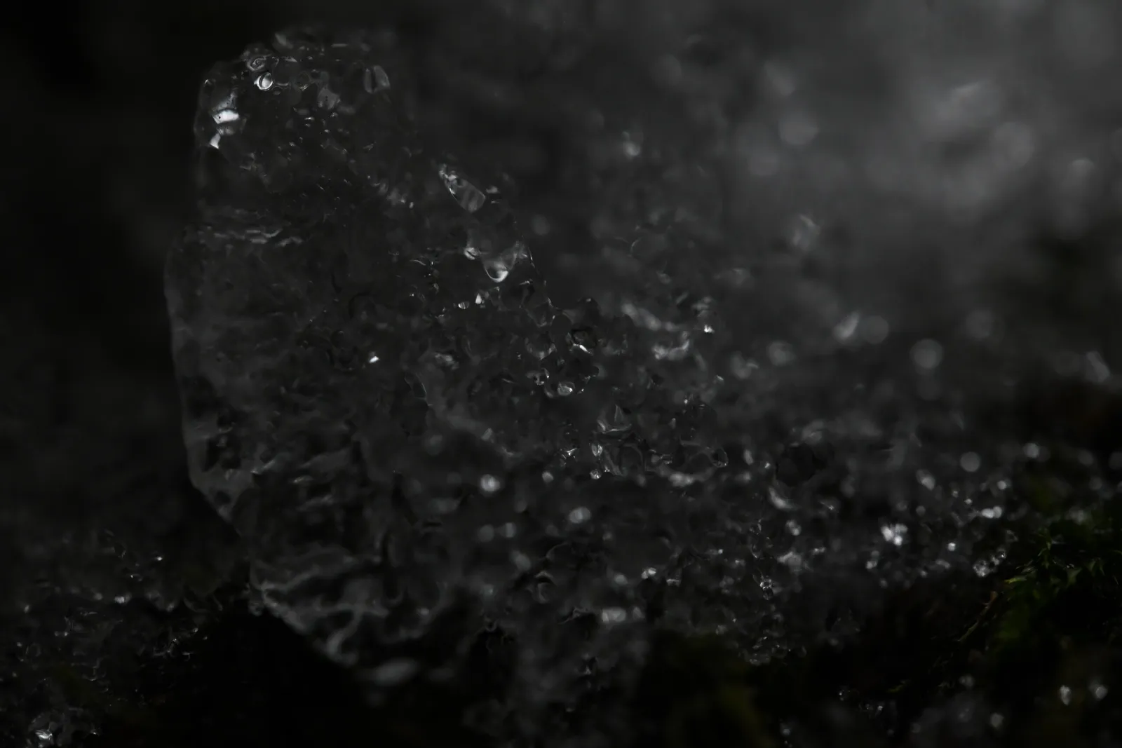 Makro-Aufnahme von einem Eiskristall